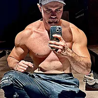 Алекс Корвин