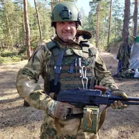 Сварщик Варит